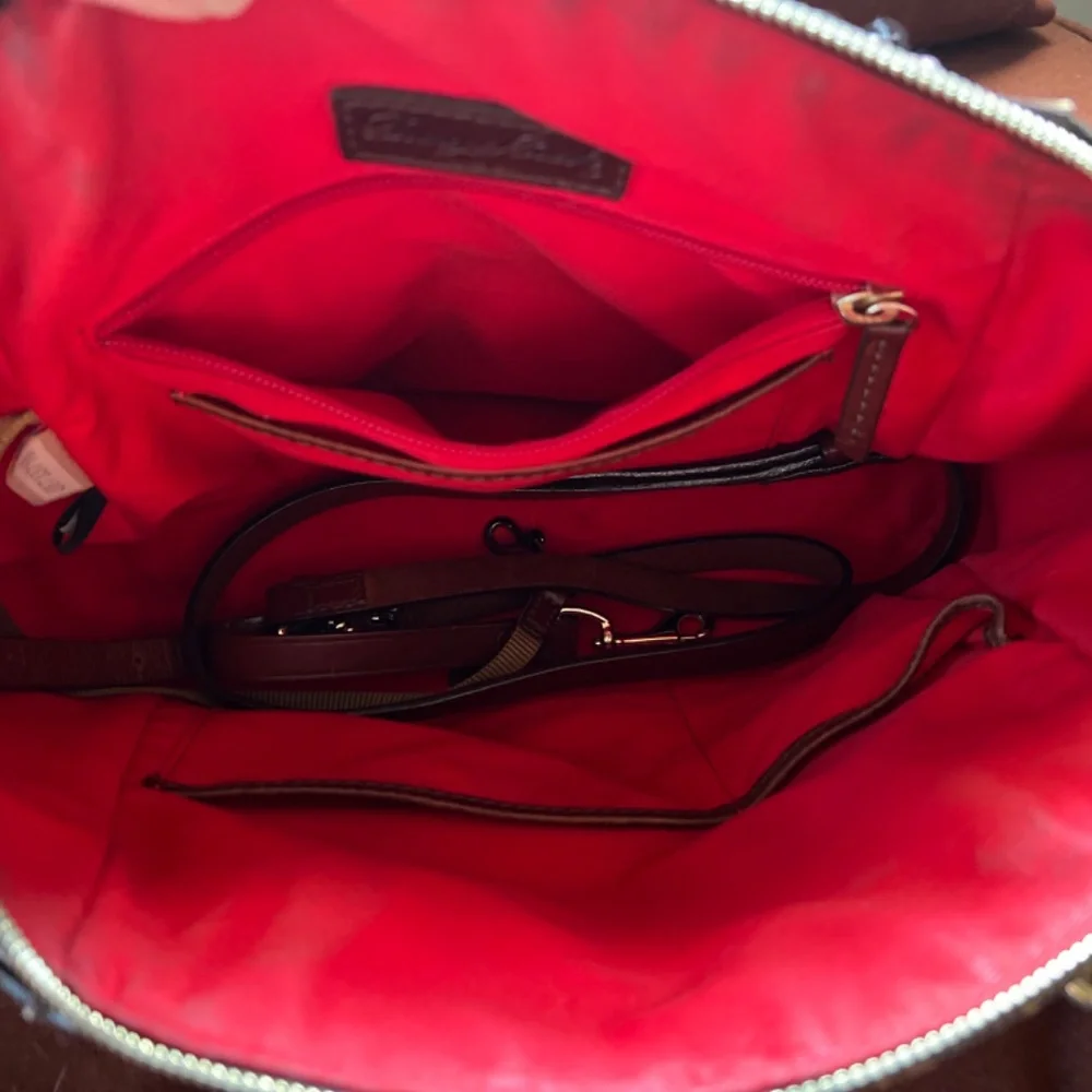 Dooney &Bourke - Picture 4 of 4